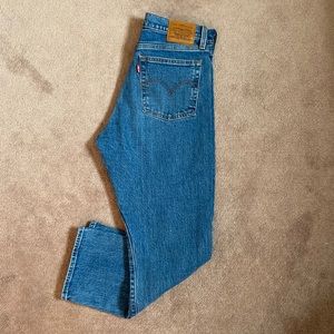 NWOT: Levi’s Wedgie Straight Jeans